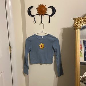 super cute blue sun moon baby tee!